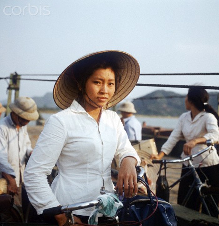Phụ nữ Đồng Hới, Quảng Bình năm 1973. Ảnh: Corbis.